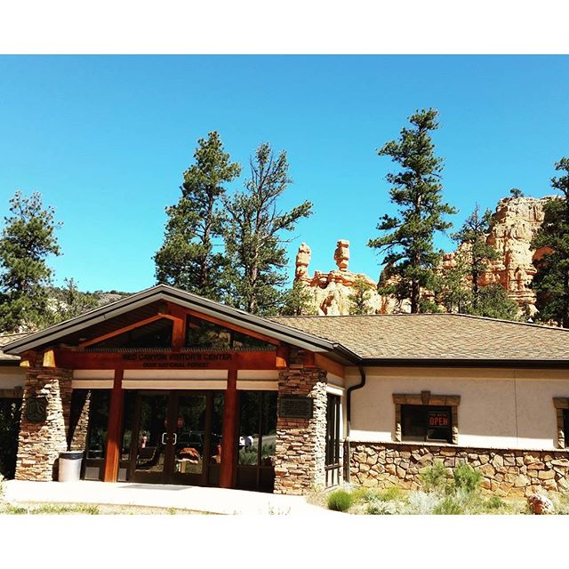 Visitor center Red Canyon. BMW #BMWMOTORRAD #BMWROADTRIP.DE #MOTORRAD #ROUTE66 #VORBEREITUNGEN #DHL #NORDEN #NORDERNEY #FLORIDA #USA #DAYTONA #MIAMI #NYC #WASHINGTON #MONTREAL #NIAGARAFALLS #CHICAGO #ROCKYS #LOSANGELES #SANFRANCISCO #HOUSTEN #NEWORLEANS #TAMPA #URLAUB #HOLIDAY #BITBURGERALKOHOLFREI #BITBURGER #BITTEEINBIT#Düsseldorf#MOA