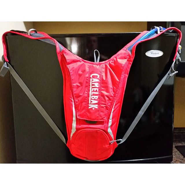 Von der Sorte haben wir uns 2 zugelegt. WASSERRUCK zum Überleben in dieser Gegend. Nachdem wir Flagstaff verlassen haben sind wir nach Sedona gefahren. Am liebsten wären wir dort auch noch einen Tag geblieben, hatten aber das Zimmer für die Nacht in Phoenix schon gebucht. Somit mussten wir weiterfahren. Als wir in Phoenix ankamen hatten wir 46 Grad auf dem Tacho. Unsere Wasserrucksäcke hatten sich bewährt . BMW #BMWMOTORRAD #BMWROADTRIP.DE #MOTORRAD #ROUTE66 #VORBEREITUNGEN #DHL #NORDEN #NORDERNEY #FLORIDA #USA #DAYTONA #MIAMI #NYC #WASHINGTON #MONTREAL #NIAGARAFALLS #CHICAGO #ROCKYS #LOSANGELES #SANFRANCISCO #HOUSTEN #NEWORLEANS #TAMPA #URLAUB #HOLIDAY #BITBURGERALKOHOLFREI #BITBURGER #BITTEEINBIT#Düsseldorf#MOA